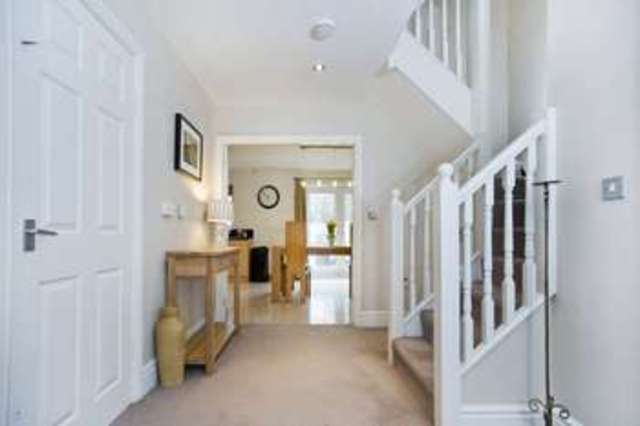  Image of 3 bedroom Town House for sale in Chevet Mews Sandal Wakefield WF2 at Sandal Wakefield West Yorkshire, WF2 6AG
