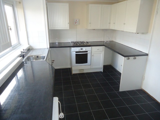  Image of 2 bedroom Flat for sale in Chidham Close Havant PO9 at Compton Court Chidham Close Havant, PO9 1DT