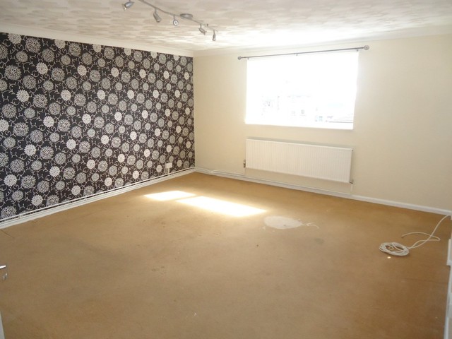  Image of 2 bedroom Flat for sale in Chidham Close Havant PO9 at Compton Court Chidham Close Havant, PO9 1DT