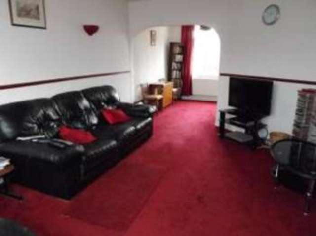  Image of 3 bedroom Semi-Detached house for sale in Chislehurst Avenue Braunstone Leicester LE3 at Leicester Leicestershire Braunstone, LE3 2UG