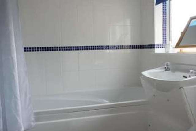  Image of 2 bedroom Apartment to rent in Church Crescent Harrietsham Maidstone ME17 at Maidstone, ME17 1BB