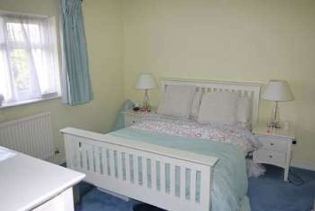  Image of 2 bedroom Apartment to rent in Church Crescent Harrietsham Maidstone ME17 at Maidstone, ME17 1BB
