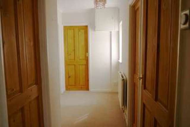  Image of 2 bedroom Apartment to rent in Church Crescent Harrietsham Maidstone ME17 at Maidstone, ME17 1BB