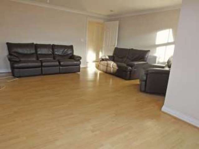  Image of 2 bedroom Flat for sale in Lynmouth Road Swindon SN2 at Lynmouth Road Churchward Park Swindon, SN2 2DH