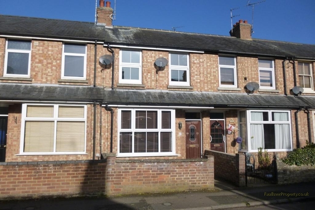  Image of 3 bedroom Terraced house to rent in Clarence Road Stony Stratford Milton Keynes MK11 at Stony Stratford, MK11 1JF