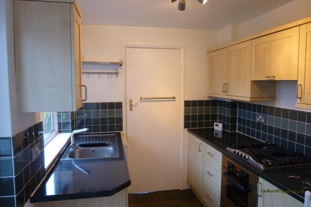  Image of 3 bedroom Terraced house to rent in Clarence Road Stony Stratford Milton Keynes MK11 at Stony Stratford, MK11 1JF