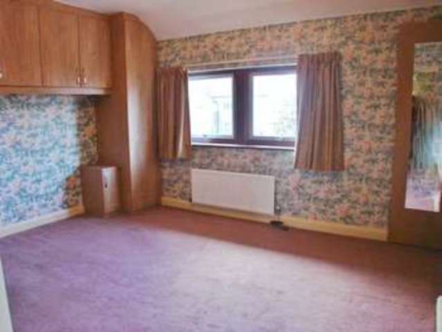  Image of 3 bedroom Semi-Detached house for sale in Cliff Crescent Radcliffe-on-Trent Nottingham NG12 at Cliff Crescent Radcliffe-On-Trent Radcliffe-On-Trent, NG12 1AT