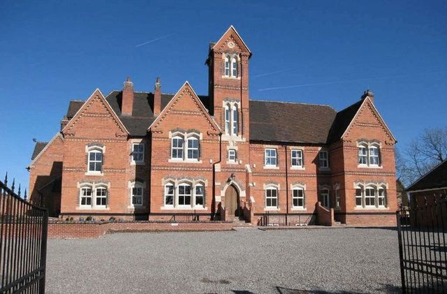  Image of 2 bedroom Flat for sale in Cliftonthorpe Meadows Ashby-De-La-Zouch LE65 at Cliftonthorpe  Ashby-De-La-Zouch, LE65 2US