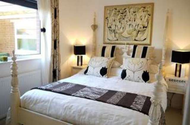  Image of 3 bedroom Detached house for sale in Cliston Avenue Exmouth EX8 at Cliston Avenue  Exmouth, EX8 4LJ