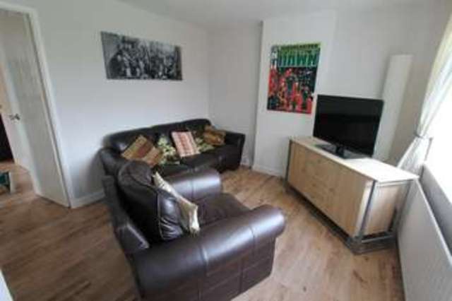  Image of 2 bedroom Ground Flat for sale in Cloverlands Drive Staincross Barnsley S75 at Mapplewell Barnsley Mapplewell, S75 6EB