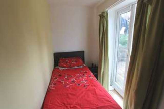  Image of 2 bedroom Ground Flat for sale in Cloverlands Drive Staincross Barnsley S75 at Mapplewell Barnsley Mapplewell, S75 6EB