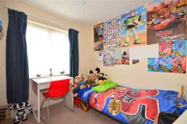  Image of 3 bedroom Detached house for sale in Consort Gardens East Cowes PO32 at East Cowes Isle of Wight East Cowes, PO32 6FT