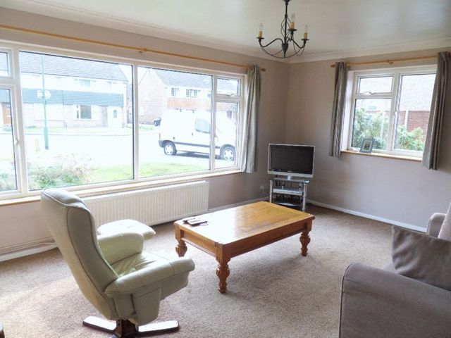  Image of 2 bedroom Flat for sale in Gorse Road Cookham Maidenhead SL6 at Gorse Road  Cookham, SL6 9LL