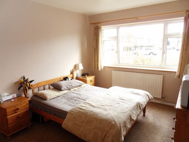  Image of 2 bedroom Flat for sale in Gorse Road Cookham Maidenhead SL6 at Gorse Road  Cookham, SL6 9LL