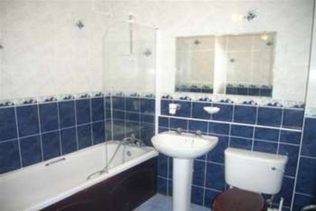  Image of 2 bedroom Flat to rent in Copers Cope Road Beckenham BR3 at Beckenham, BR3 1TT
