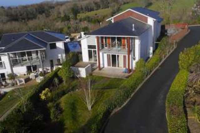  Image of 4 bedroom Detached house for sale in North Cliffe Tenby SA70 at Tenby Pembrokeshire Tenby, SA70 8AT