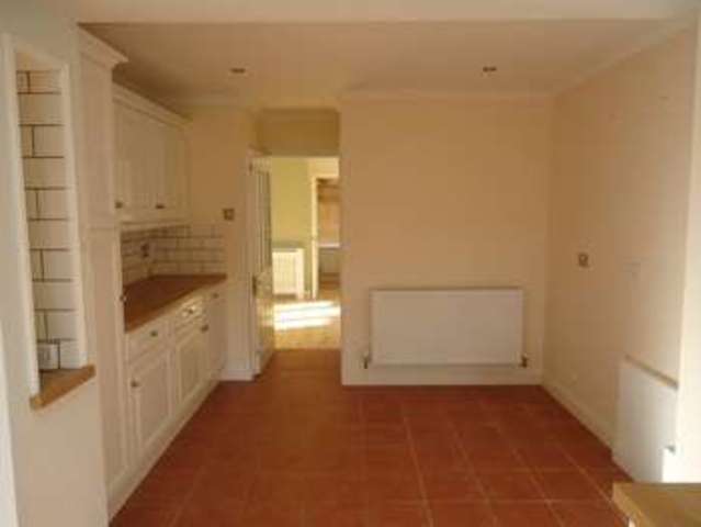 Image of 3 bedroom Semi-Detached house to rent in Cowper Road Hemel Hempstead HP1 at Cowper Road  Hemel Hempstead, HP1 1PF