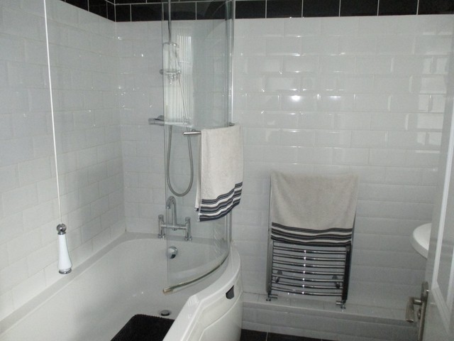  Image of 2 bedroom Terraced house for sale in Cranleigh Road Portsmouth PO1 at Cranleigh Road Fratton Portsmouth, PO1 5LX