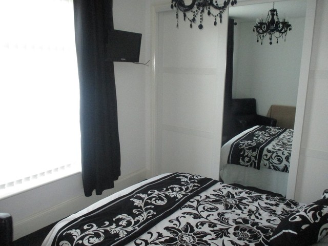  Image of 2 bedroom Terraced house for sale in Cranleigh Road Portsmouth PO1 at Cranleigh Road Fratton Portsmouth, PO1 5LX