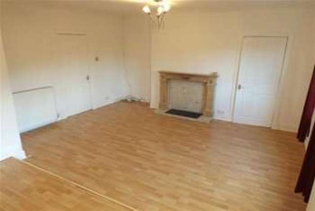  Image of 2 bedroom Flat to rent in Crofthill Road Glasgow G44 at Glasgow, G44 5NP