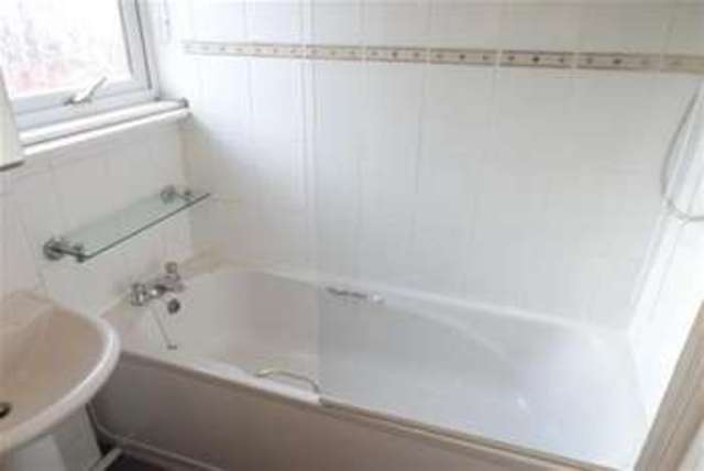  Image of 2 bedroom Flat to rent in Crofthill Road Glasgow G44 at Glasgow, G44 5NP