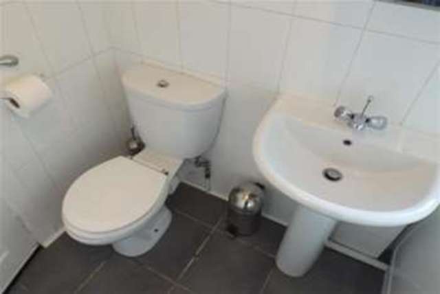  Image of 2 bedroom Flat to rent in Crofthill Road Glasgow G44 at Glasgow, G44 5NP