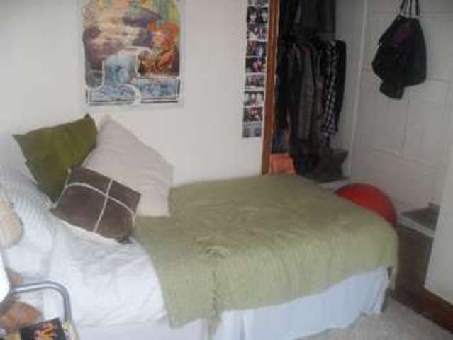  Image of 6 bedroom House Share to rent in Croydon Road Bournbrook Birmingham B29 at Selly Oak Bristol Selly Oak, B29 7BP