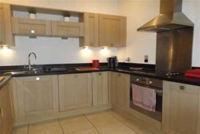  Image of 1 bedroom Flat to rent in Barry Lane Cardiff CF10 at Cardiff, CF10 1FR