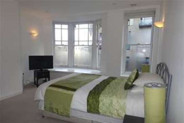  Image of 1 bedroom Flat to rent in Barry Lane Cardiff CF10 at Cardiff, CF10 1FR