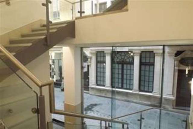  Image of 1 bedroom Flat to rent in Barry Lane Cardiff CF10 at Cardiff, CF10 1FR