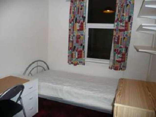  Image of 5 bedroom House Share to rent in Dawlish Road Selly Oak Birmingham B29 at Selly Oak Bristol Selly Oak, B29 7AU