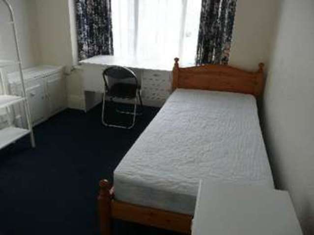  Image of 5 bedroom House Share to rent in Dawlish Road Selly Oak Birmingham B29 at Selly Oak Bristol Selly Oak, B29 7AU