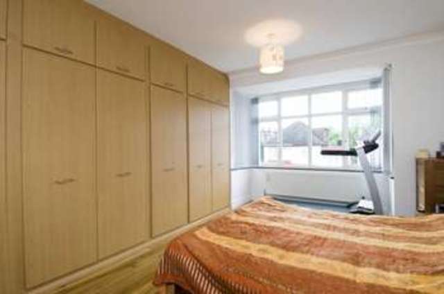  Image of 5 bedroom Detached house to rent in De Montfort Road London SW16 at De Montfort Road  Streatham, SW16 1NF