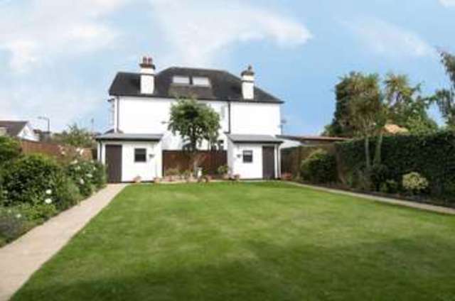  Image of 5 bedroom Detached house to rent in De Montfort Road London SW16 at De Montfort Road  Streatham, SW16 1NF