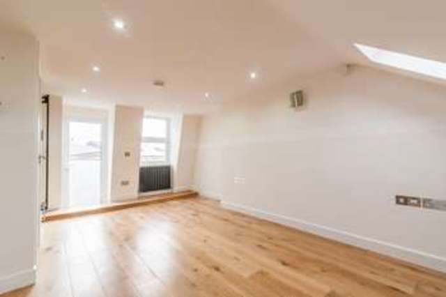  Image of 3 bedroom Flat for sale in Dawes Road London SW6 at Dawes Road  Fulham, SW6 7QP