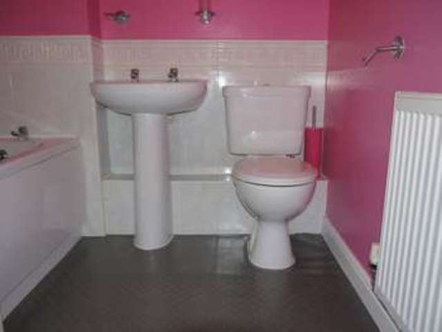  Image of 2 bedroom Mews for sale in Dewfield Close Bierley Bradford BD4 at Dewfield Close Bierley BRADFORD, BD4 6BT