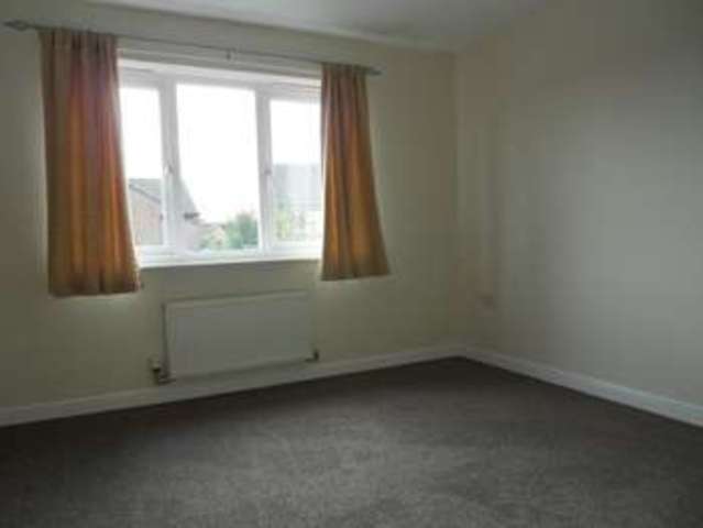  Image of 2 bedroom Mews for sale in Dewfield Close Bierley Bradford BD4 at Dewfield Close Bierley BRADFORD, BD4 6BT