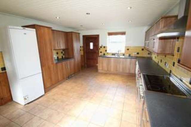  Image of 4 bedroom Detached house to rent in Old Hall Drive Newcastle-under-Lyme ST5 at Dimsdale Hall Drive Wolstanton Newcastle, ST5 9DZ
