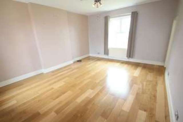  Image of 4 bedroom Detached house to rent in Old Hall Drive Newcastle-under-Lyme ST5 at Dimsdale Hall Drive Wolstanton Newcastle, ST5 9DZ