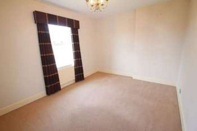  Image of 4 bedroom Detached house to rent in Old Hall Drive Newcastle-under-Lyme ST5 at Dimsdale Hall Drive Wolstanton Newcastle, ST5 9DZ