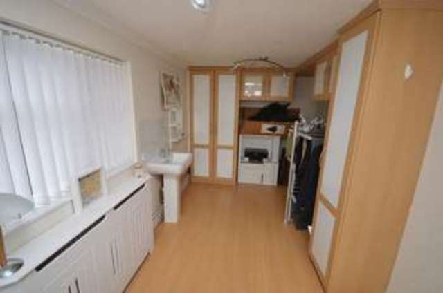  Image of 4 bedroom Detached house for sale in Douglas Crescent Houghton Regis Dunstable LU5 at Douglas Crescent  Houghton Regis, LU5 5AT
