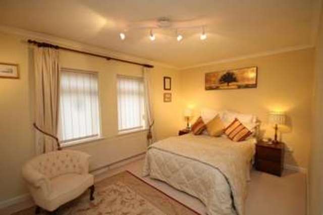  Image of 4 bedroom Detached house for sale in Dragon Road Winterbourne Bristol BS36 at Winterbourne Bristol Winterbourne, BS36 1BJ