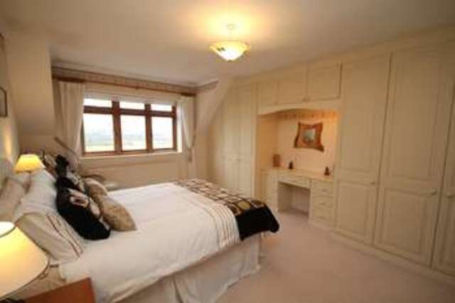  Image of 4 bedroom Detached house for sale in Dragon Road Winterbourne Bristol BS36 at Winterbourne Bristol Winterbourne, BS36 1BJ