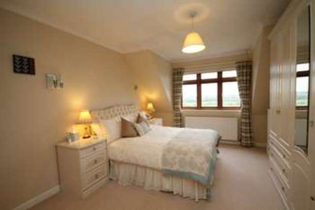  Image of 4 bedroom Detached house for sale in Dragon Road Winterbourne Bristol BS36 at Winterbourne Bristol Winterbourne, BS36 1BJ
