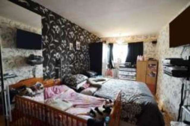  Image of 3 bedroom Flat for sale in Duddeston Manor Road Nechells Birmingham B7 at Birmingham West Midlands Saltley, B7 4JP