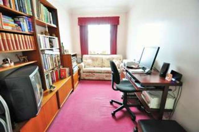  Image of 4 bedroom Semi-Detached house for sale in Dunwich Road Bexleyheath DA7 at Bexleyheath Kent Bexleyheath, DA7 5EN