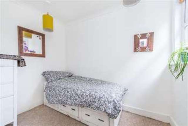  Image of 2 bedroom Maisonette for sale in Durban Road London SE27 at West Norwood, SE27 9RP