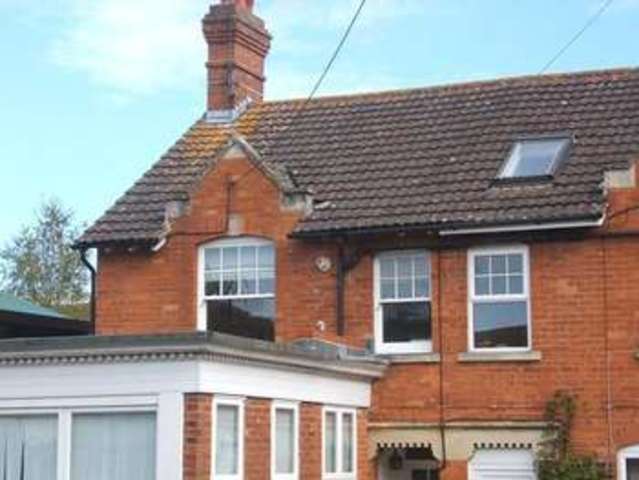  Image of 2 bedroom Flat to rent in Bulford Road Durrington Salisbury SP4 at Durrington, SP4 8HB