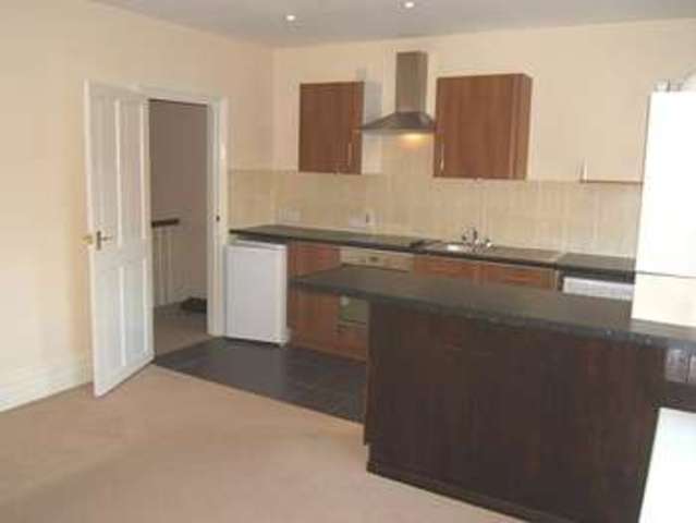  Image of 2 bedroom Flat to rent in Bulford Road Durrington Salisbury SP4 at Durrington, SP4 8HB