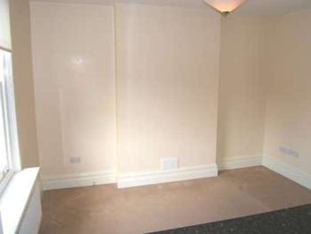  Image of 2 bedroom Flat to rent in Bulford Road Durrington Salisbury SP4 at Durrington, SP4 8HB
